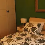 Little Cherry Apartment Split