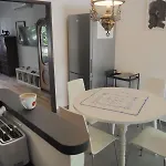 Little Cherry Apartment Split